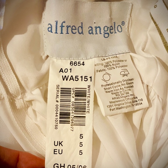 Alfred Angelo Flower Girl Dress - Picture 5 of 7